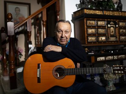 El guitarrista Paco Cepero, el 3 de noviembre en su casa de Jerez.
