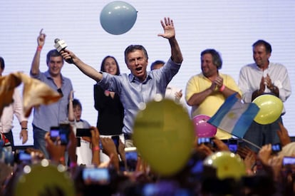 Mauricio Macri celebra la victoria en la sede de su partido en Buenos Aires.