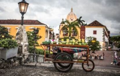 Un puesto de fruta en el centro histórico de Cartagena de Indias, en Colombia.