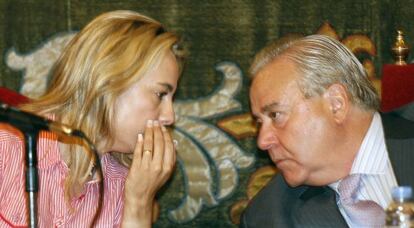 Sonia Castedo y Luis D&iacute;az Alperi, durante un pleno en Alicante en 2008.