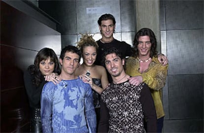 De izquierda a derecha, Ainhoa, Joan Tena, Beth, Hugo (detrás), Miguel Nández y Manuel Carrasco.
