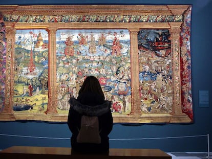 'El paraíso, el purgatorio y el infierno', uno de los tapices del Bosco expuesto en el Monasterio de San Lorenzo de El Escorial.