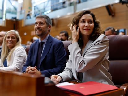 La presidenta de la Comunidad de Madrid, Isabel Díaz Ayuso, a su llegada al Debate del Estado de la Región, este jueves en Madrid.