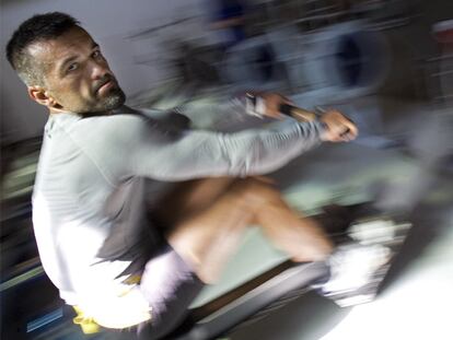 Javier Vilariño durante una sesión de entrenamiento en el club Tirán de Moaña.