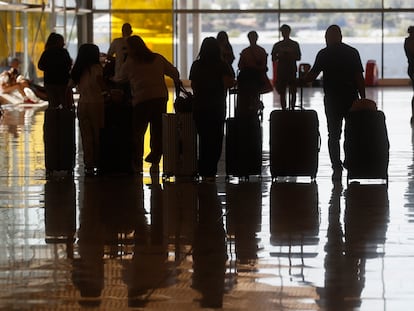 Vista de la T4 del aeropuerto Madrid- Barajas el primer sábado del mes de agosto.