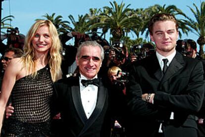 Martin Scorsese, entre Cameron Díaz y Leonardo DiCaprio, en Cannes.