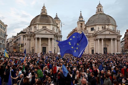 Manifestación proeuropea, este sábado, en la Piazza del Popolo de Roma.