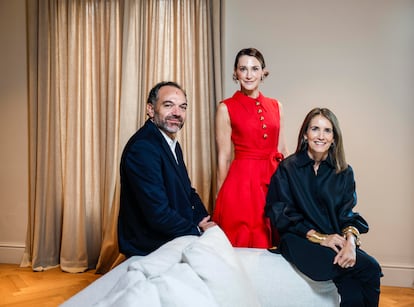 Javier Roces, Emilie Rubinfeld y Ana Trias, retratados en la sede del grupo Puig en Madrid
