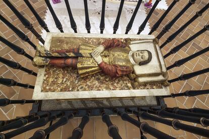 Tumba del infante don Pedro en la catedral de Segovia.