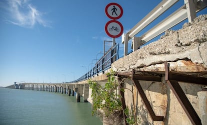 El puente antiguo de Cádiz Jose León de Carranza, en el kilómetro 3 de la carretera CA-36, fotografiado este sábado.