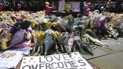 Homenaje a los 22 muertos en el atentado de Mánchester
