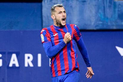 Stoichkov celebra el segundo gol de la SD Eibar ante la SD Huesca el pasado 29 de enero en Ipurua.