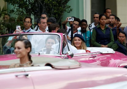 Gisele Bundchen llegando al desfile.