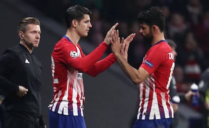 Diego Costa, sustituido por Morata durante el encuentro de ida de octavos de final entre el Atlético y la Juventus.