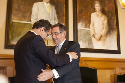 Traspaso de poderes entre Conde Roa y Ángel Currás