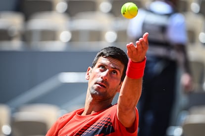 Djokovic, durante un entrenamiento en la pista Suzanne Lenglen.