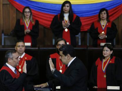 Maduro jura el cargo este jueves ante el presidente del Supremo venezolano, Maikel Moreno.