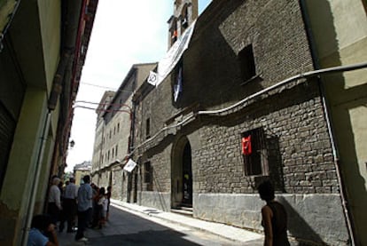 La iglesia desacralizada de Jesús y María de Pamplona, propiedad municipal, tras ser ocupada<i>.</i>