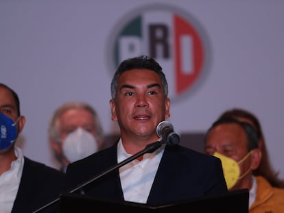 El presidente del PRI, Alejandro Moreno, durante una conferencia de prensa.