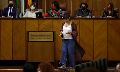 La líder de Anticapitalistas y ex coordinadora regional de Podemos, Teresa Rodríguez, después de su comparecencia en el Parlamento de Andalucía.