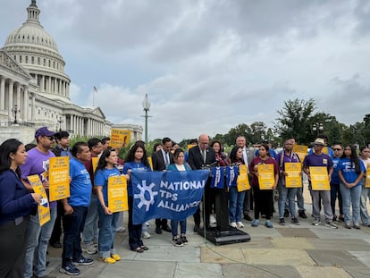 Protesta por el TPS frente al Capitolio en Washington, este jueves.