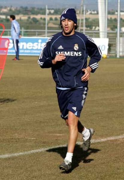 Raúl, corriendo ayer en Valdebebas.