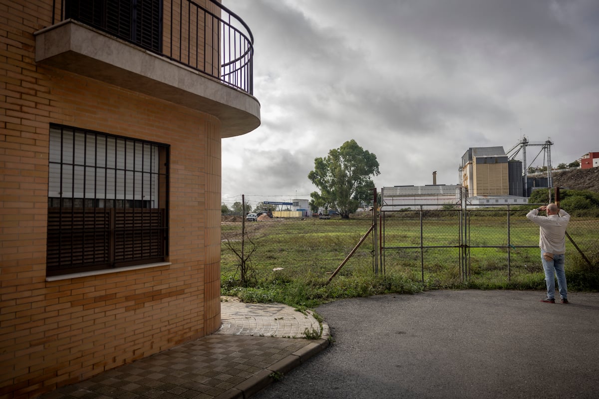 Vivir sobre suelo contaminado: la Fiscalía confirma el daño a la salud de 4.000 vecinos de Coria del Río