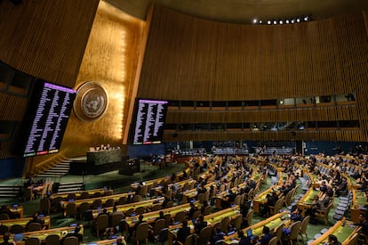 Vista general del hemiciclo de la sede de la ONU en Nueva York durante una reunión de la Asamblea General el 12 de octubre de 2022.