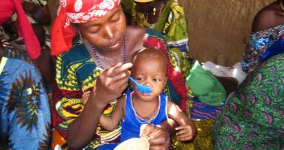Las 'mamans lumière' son la clave de la estrategia contra la desnutrición infantil.