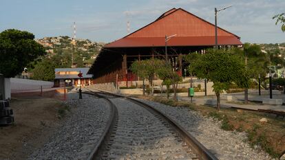 La estación de pasajeros del Tren Interoceánico del Istmo de Tehuantepec en Salinas Cruz (Estado de Oaxaca).