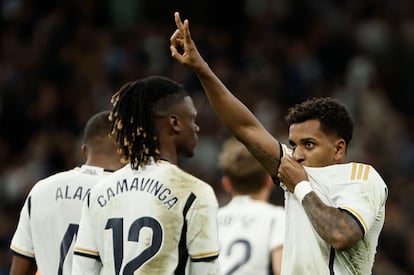 La celebración de Rodrygo tras marcar el 5-0 al Valencia.