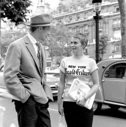 "Breathless" (a.k.a. "A bout de souffle")
Jean Paul Belmondo and Jean Seberg
on the set, 1959. Imperia/**I.V.