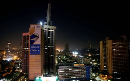 Imagen nocturna del distrito central de Nairobi.