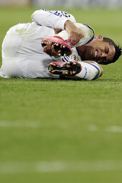 Los jugadores del Milan se emplearon al límite a lo largo de todo el partido. Cristiano Ronaldo puede dar fe de ello, ya que recibió numerosas faltas por parte de los jugadores rivales. Incluso de Ronaldinho, que le dejó dolorido sobre el césped.
