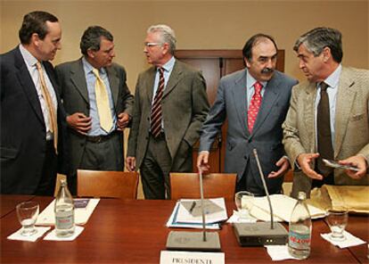 De izquierda a derecha, Jenaro González, Ramón Mateu, Daniel Gavela, Blas Herrero y Alfonso Ruiz de Assín.