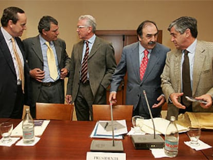 De izquierda a derecha, Jenaro González, Ramón Mateu, Daniel Gavela, Blas Herrero y Alfonso Ruiz de Assín.