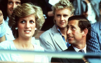 Diana de Gales y Carlos de Inglaterra, en una imagen de 1985.