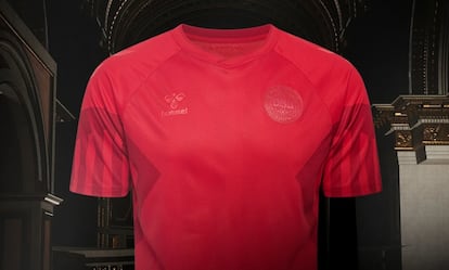 Camiseta de la primera equipación de la selección de Dinamarca para el Mundial de Qatar