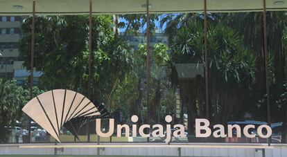 Unicaja Banco respalda a sus clientes en la transición hacia prácticas más respetuosas con el medio ambiente, reafirmando así su compromiso con la sostenibilidad.