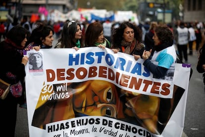 El grupo de hijos de represores en su primera aparici&oacute;n p&uacute;blica en Buenos Aires, el 3 de junio pasado.