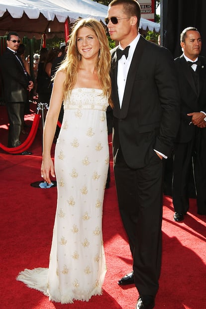 Quién: Jennifer Aniston
Cuándo: 2004
Qué: Fue una de las últimas apariciones de una de las parejas más atractivas que ha visto la alfombra roja de los Emmy. Ella llevó un vestido palabra de honor de Chanel.