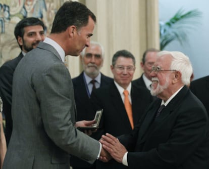 Don Felipe entrega el Premio Bartolomé de las Casas al jesuita Bartomeu Melía