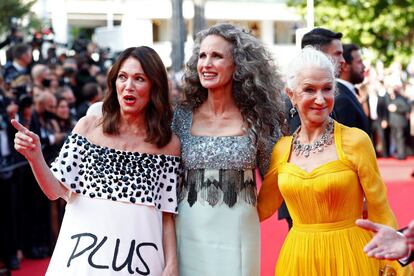 Desde la izquierda, las actrices Iris Berben, Andie MacDowell y Helen Mirren, durante la presentación de la película 'Annette'.