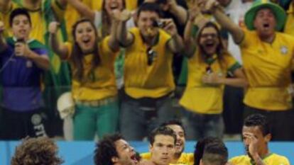 Imagem de uma parte da torcida no Itaquerão.