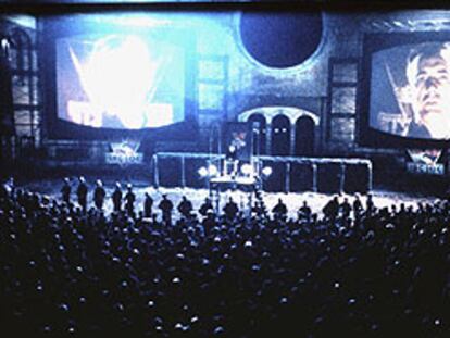 Fotograma de la película '1984', basada en la novela de George Orwell y dirigida por Michael Radford.