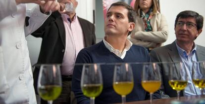 El presidente de Ciudadanos, Albert Rivera, junto al líder de la formación en Andalucía, Juan Marín, la pasada semana.