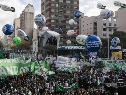 Marcha de las cinco centrales obreras de Argentina. 