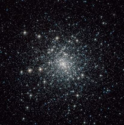 El grupo de estrellas de estrellas M30, fotografiado con el telescopio 'Hubble'