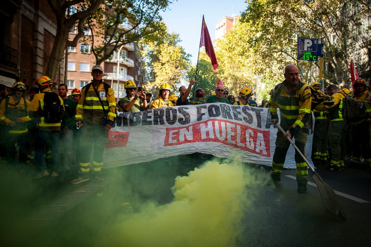 3.000 bomberos forestales de toda España protestan en Madrid para ...