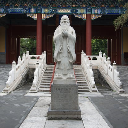 Escultura de Confucio en un templo dedicado al filsofo en Pekn.